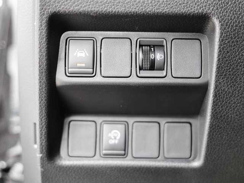 Nissan Qashqai N-Connecta 1.3 DIG-T EU6d-T Panorama Navi Mehrzonenklima 2-Zonen-Klimaautom