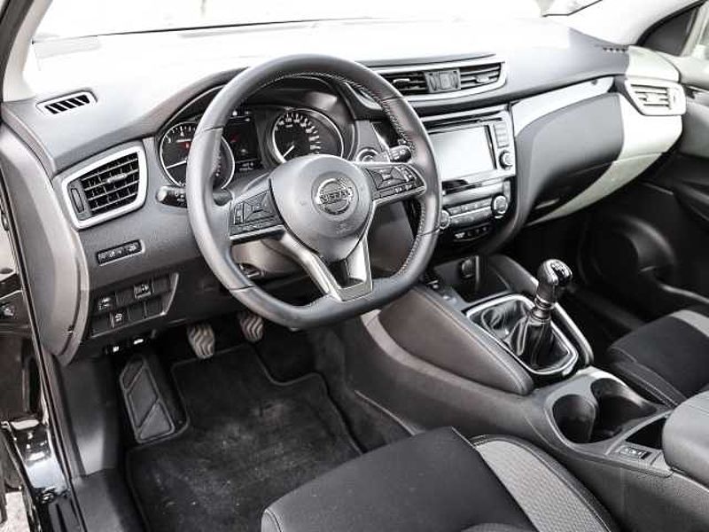 Nissan Qashqai N-Connecta 1.3 DIG-T EU6d-T Panorama Navi Mehrzonenklima 2-Zonen-Klimaautom