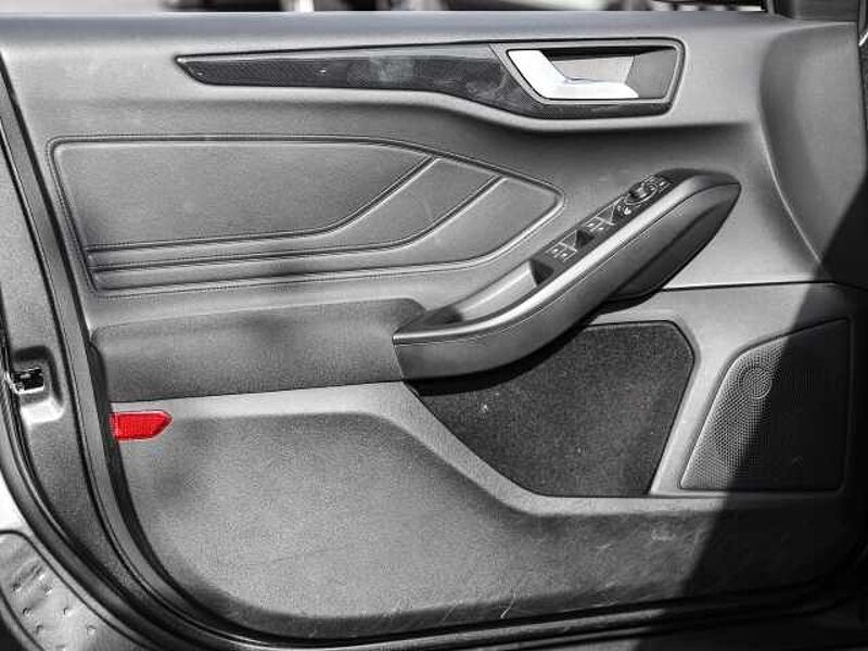 Ford Focus Turnier ST-Line X 1.5 EcoBoost EU6d StandHZG Navi digitales Cockpit LED Kurvenli