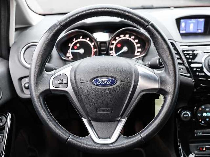 Ford Fiesta Titanium 5 Trg 100PS Klimaauto PDC v+h Klimaautom Ambiente Beleuchtung SHZ Notbr